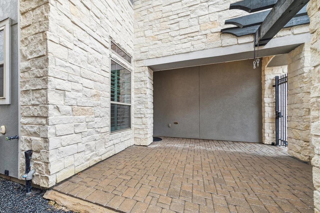 5739 Concha Lane
