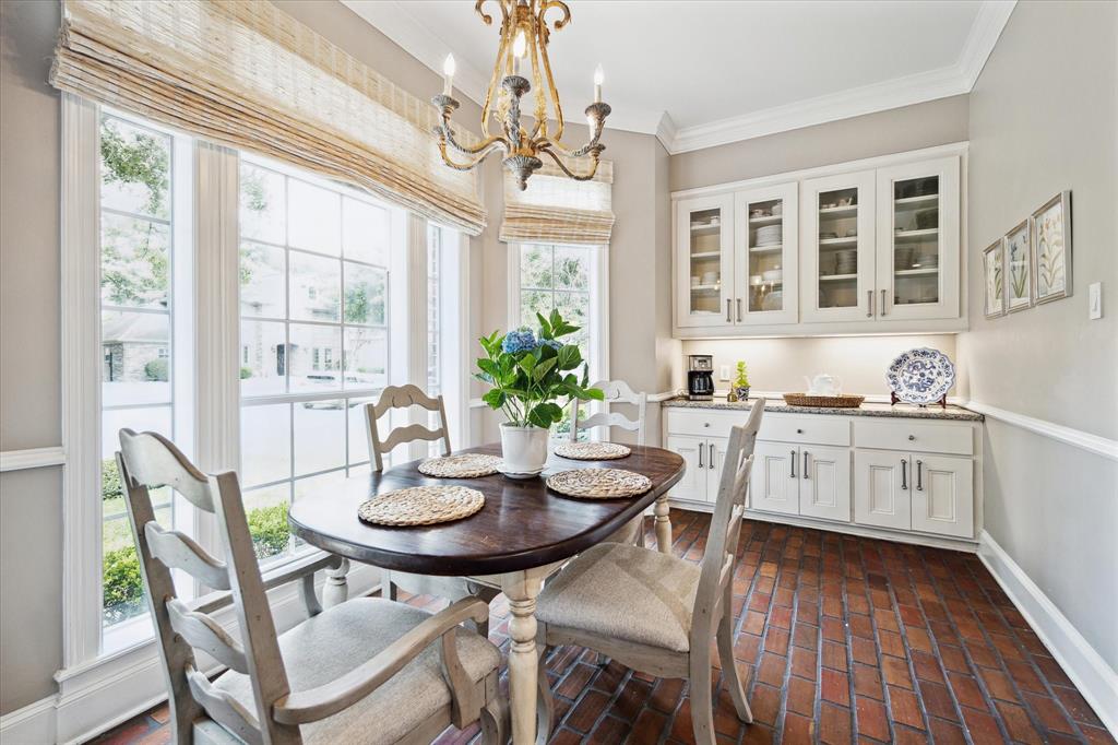 5 Hilshire Oaks Court