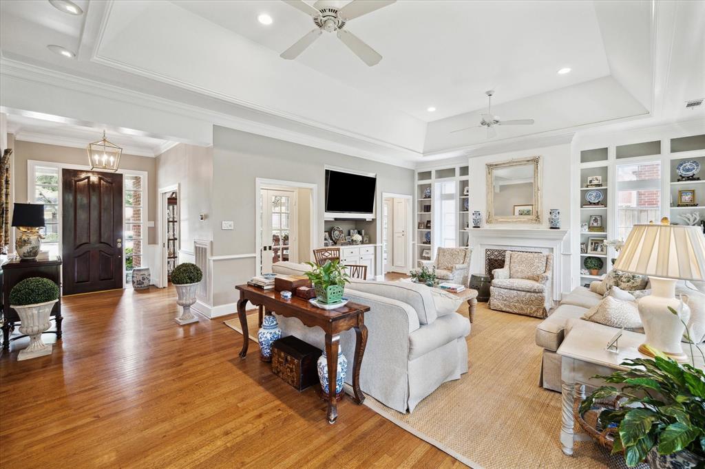 5 Hilshire Oaks Court
