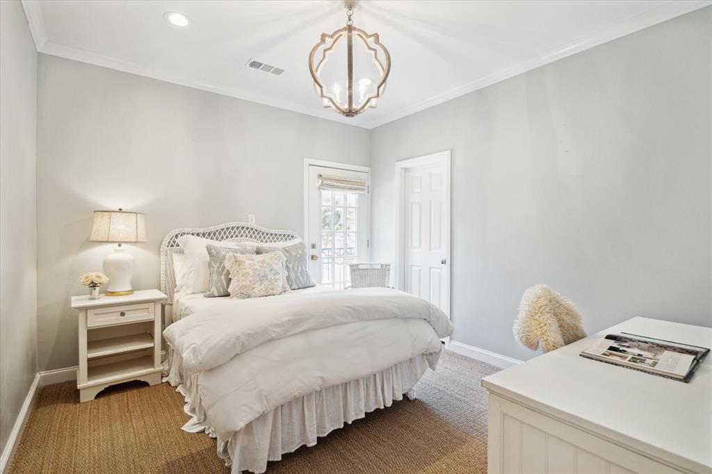 5 Hilshire Oaks Court