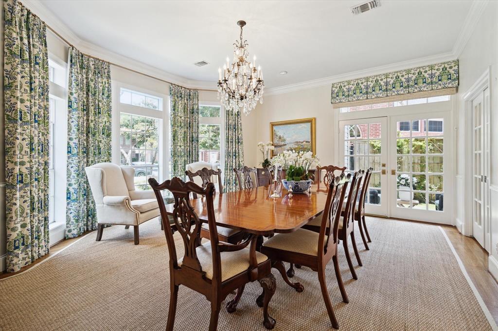 5 Hilshire Oaks Court