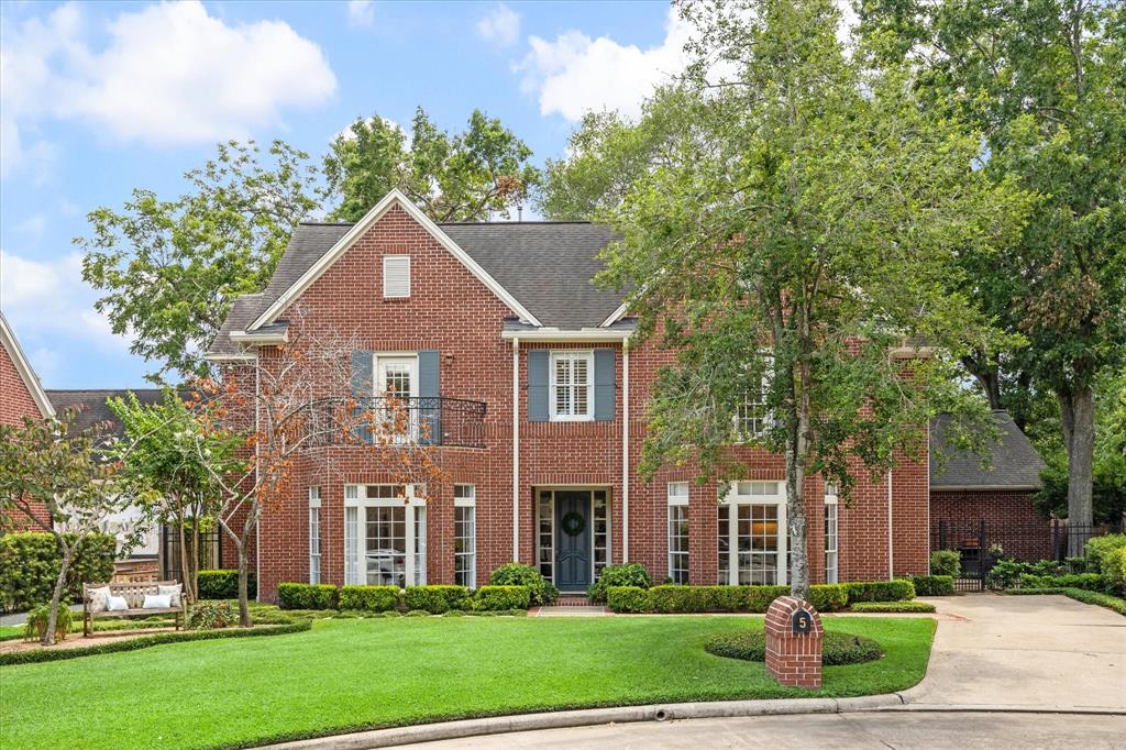 5 Hilshire Oaks Court