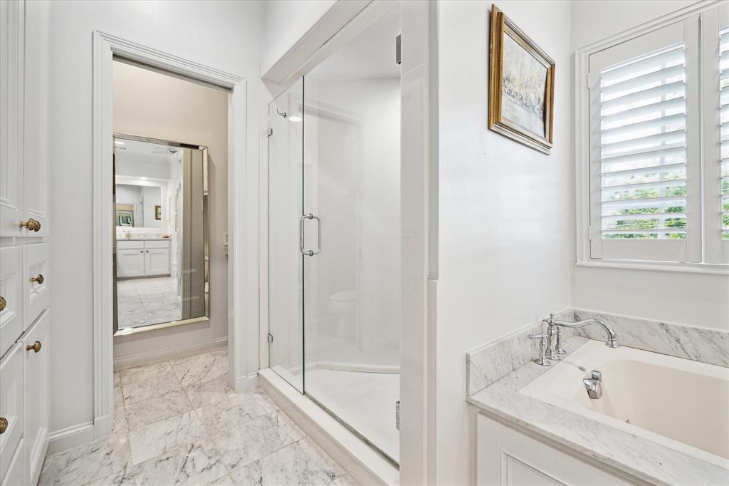 5 Hilshire Oaks Court