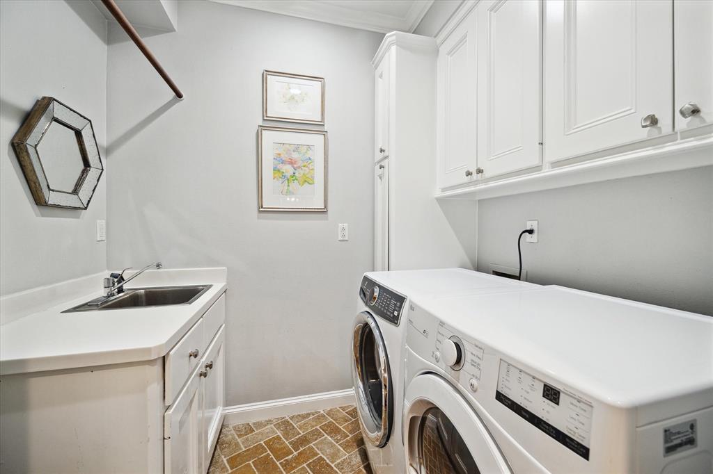 5 Hilshire Oaks Court