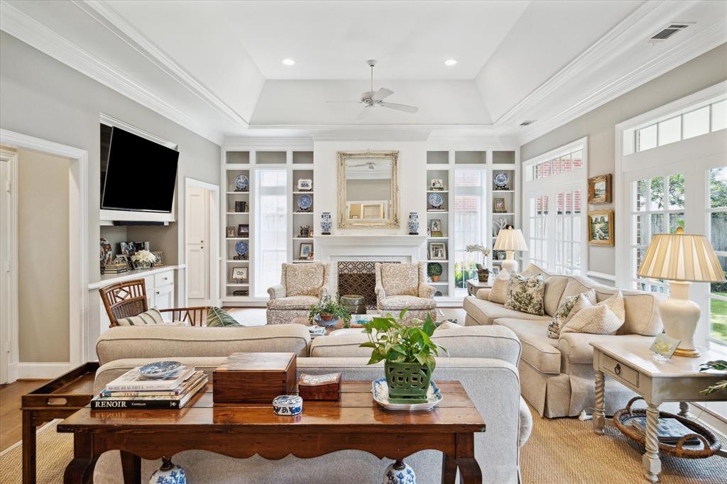 5 Hilshire Oaks Court