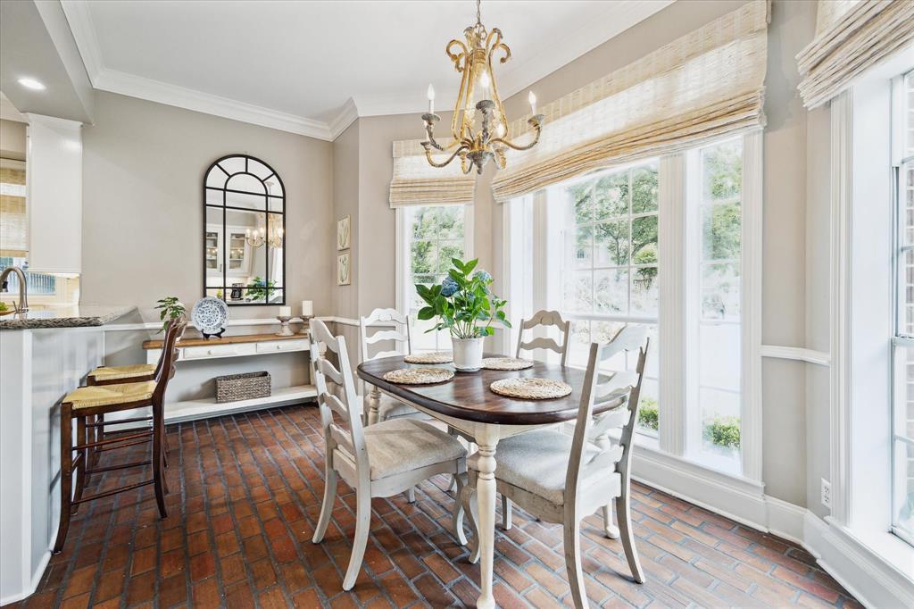 5 Hilshire Oaks Court