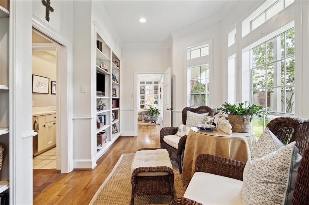 5 Hilshire Oaks Court