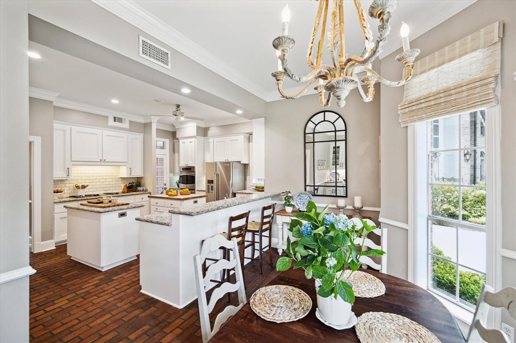 5 Hilshire Oaks Court