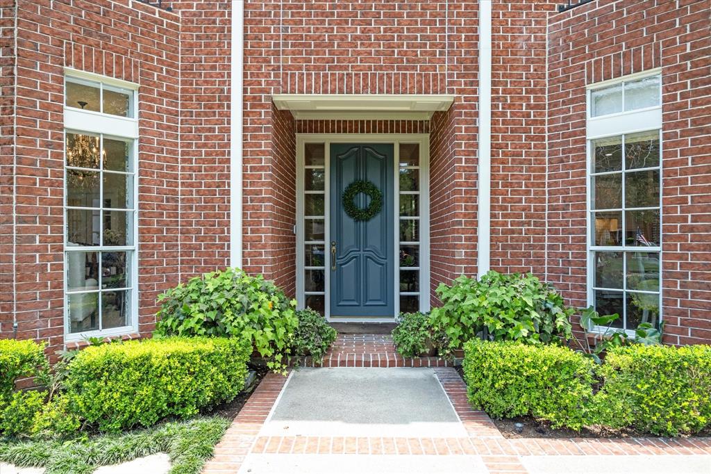 5 Hilshire Oaks Court