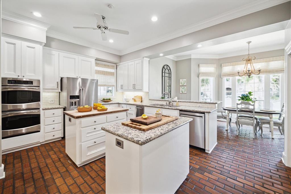 5 Hilshire Oaks Court