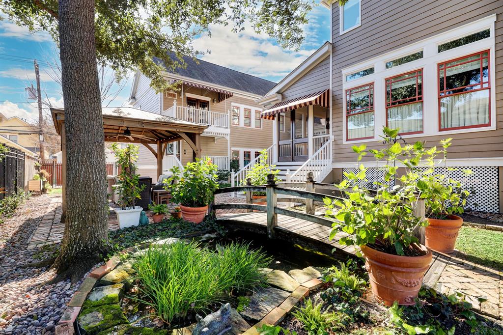 420 W 22nd Street