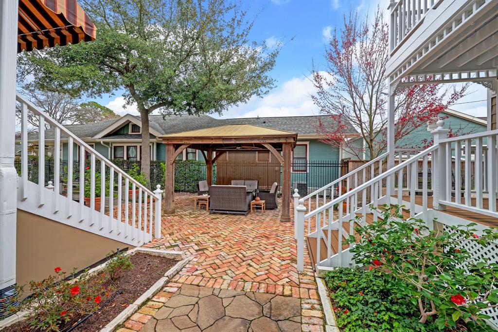 420 W 22nd Street