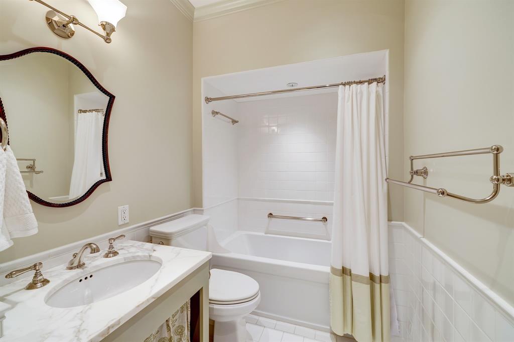 420 W 22nd Street