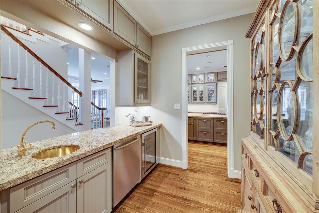 420 W 22nd Street