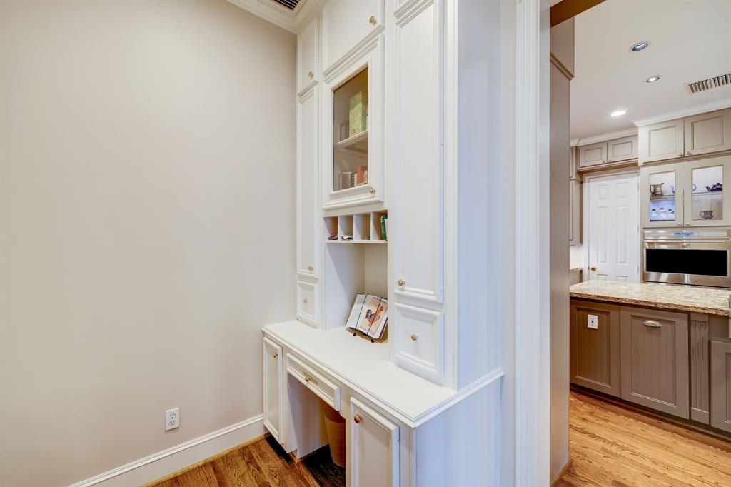 420 W 22nd Street
