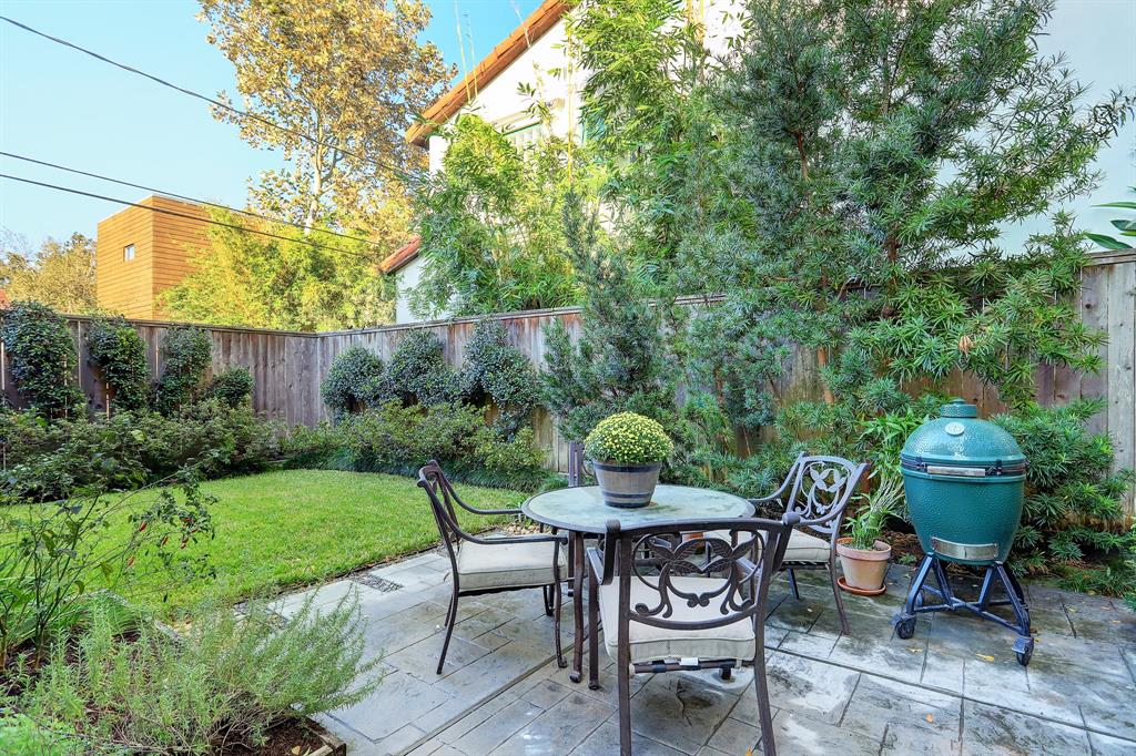 2122 Albans Road