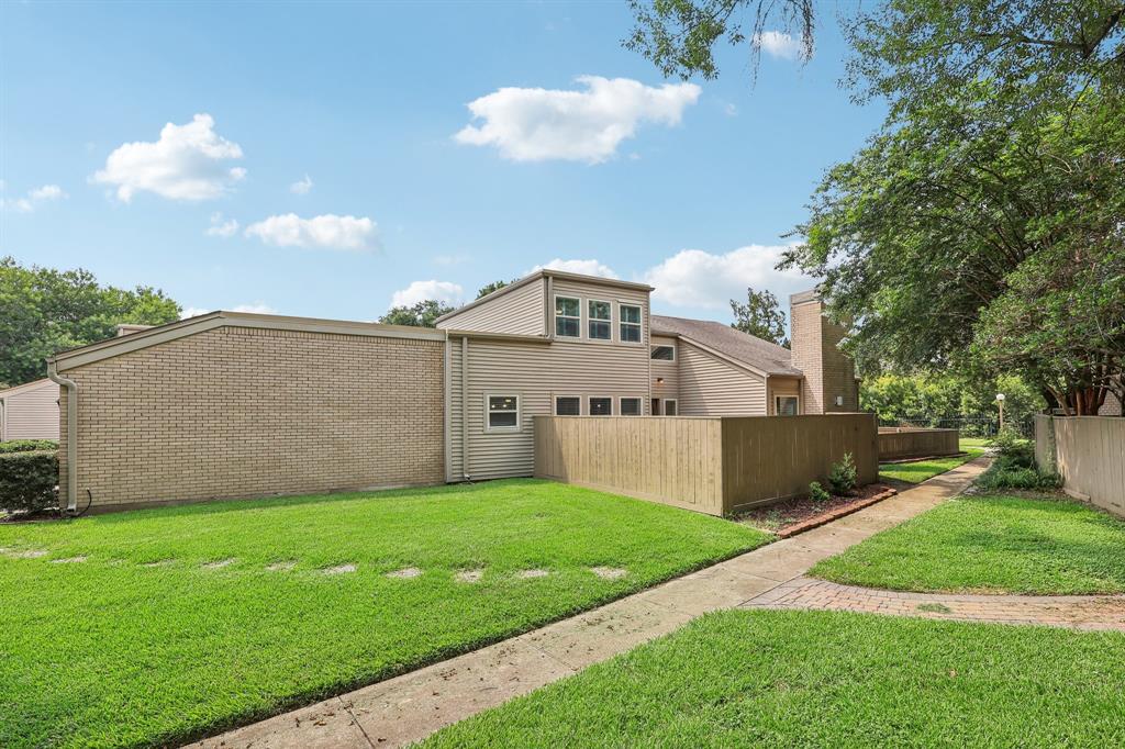 11524 Riverview Drive