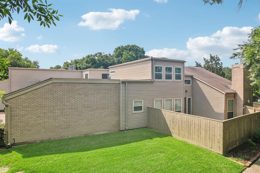 11524 Riverview Drive