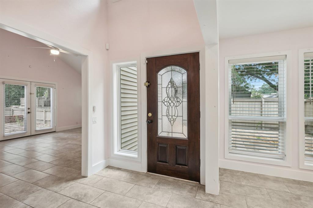 11524 Riverview Drive