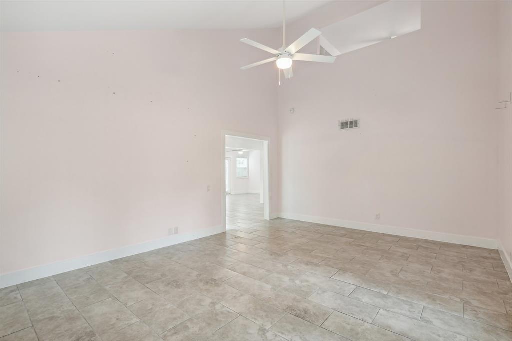 11524 Riverview Drive