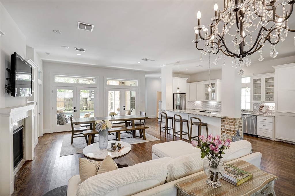 4537 Evergreen Street