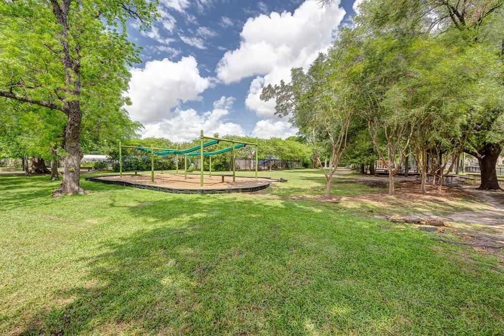 4537 Evergreen Street