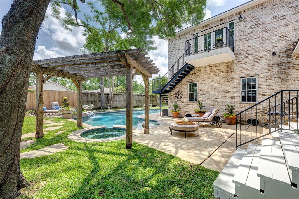 4537 Evergreen Street