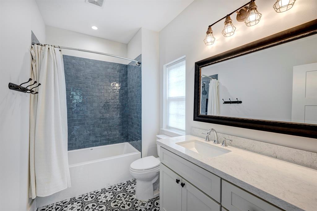 4537 Evergreen Street