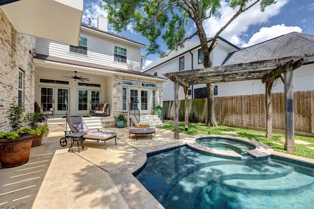 4537 Evergreen Street