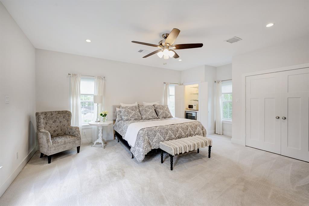 4537 Evergreen Street