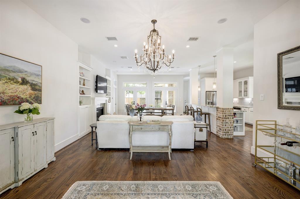 4537 Evergreen Street