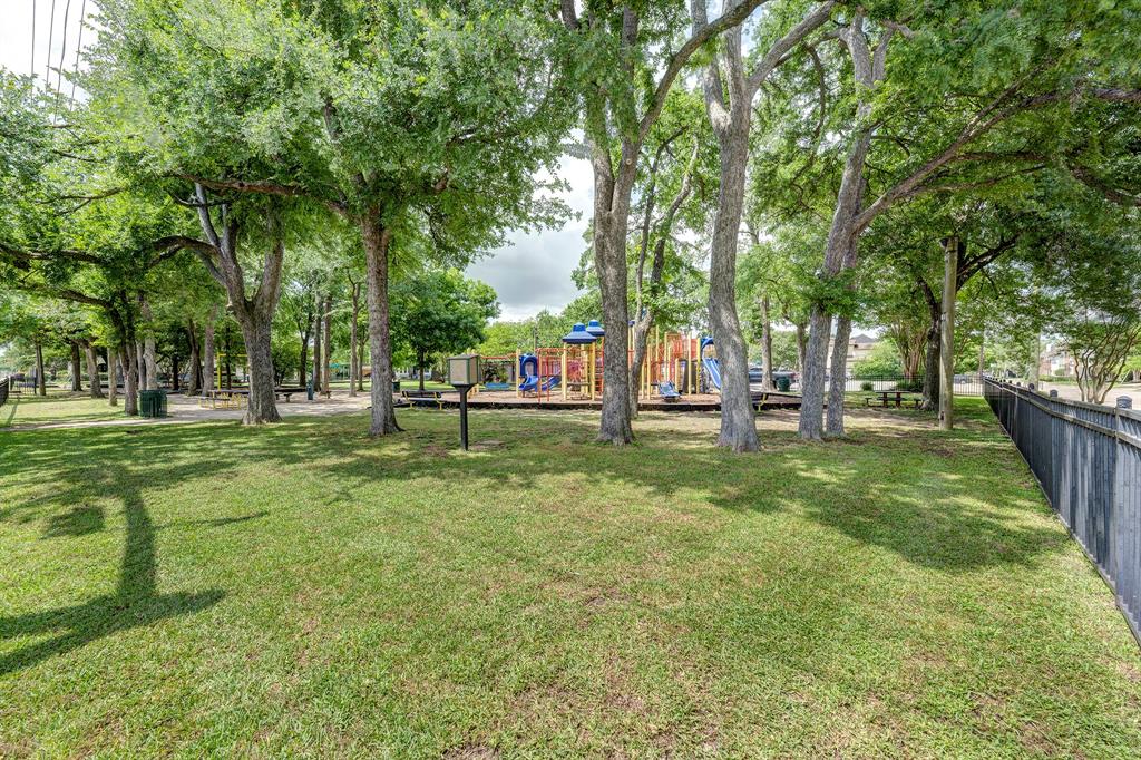 4537 Evergreen Street