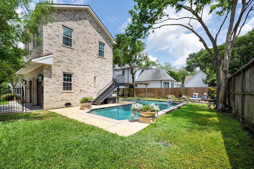 4537 Evergreen Street