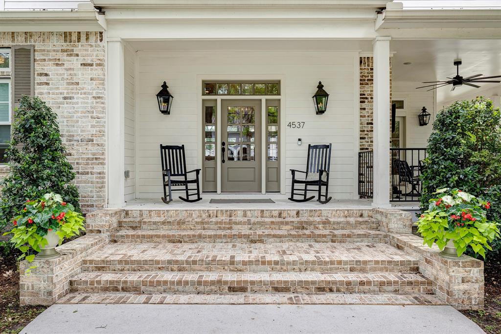 4537 Evergreen Street