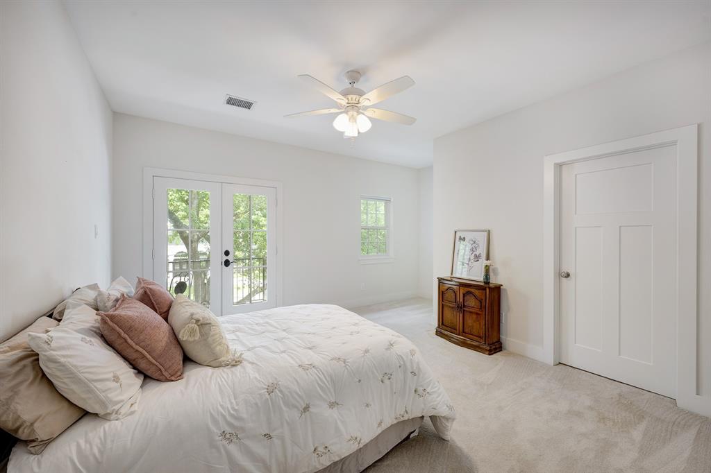 4537 Evergreen Street