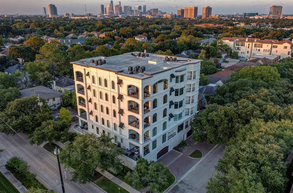 1742 Sunset Boulevard # 602