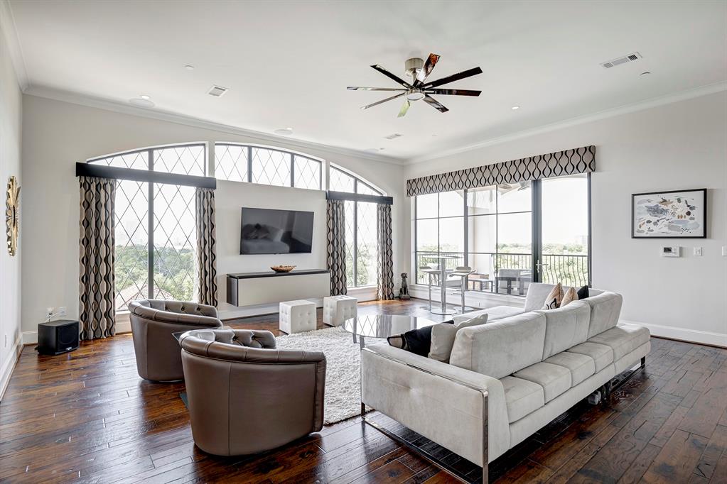 1742 Sunset Boulevard # 602