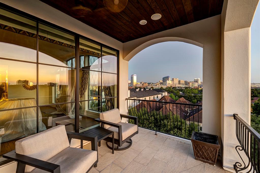 1742 Sunset Boulevard # 602