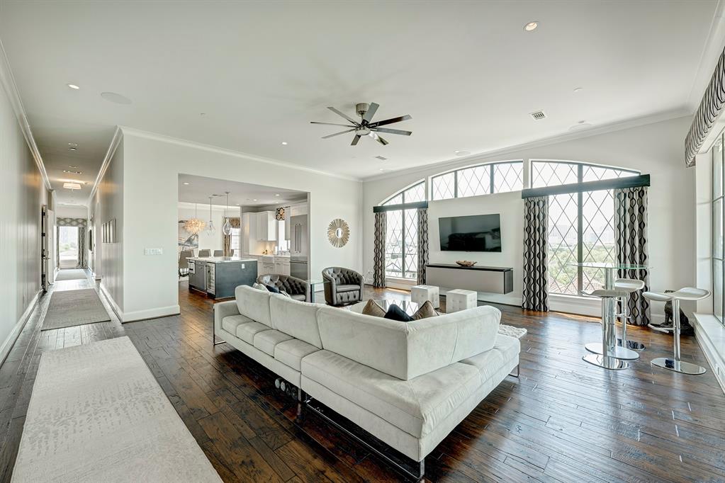 1742 Sunset Boulevard # 602