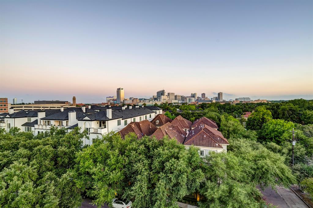 1742 Sunset Boulevard # 602