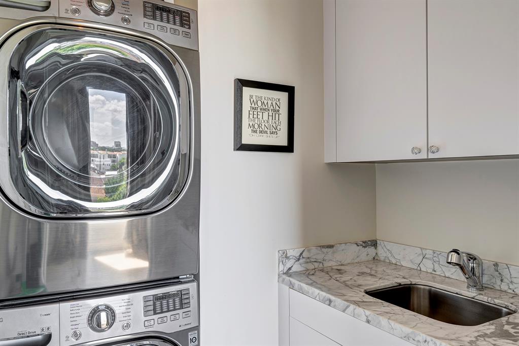 1742 Sunset Boulevard # 602