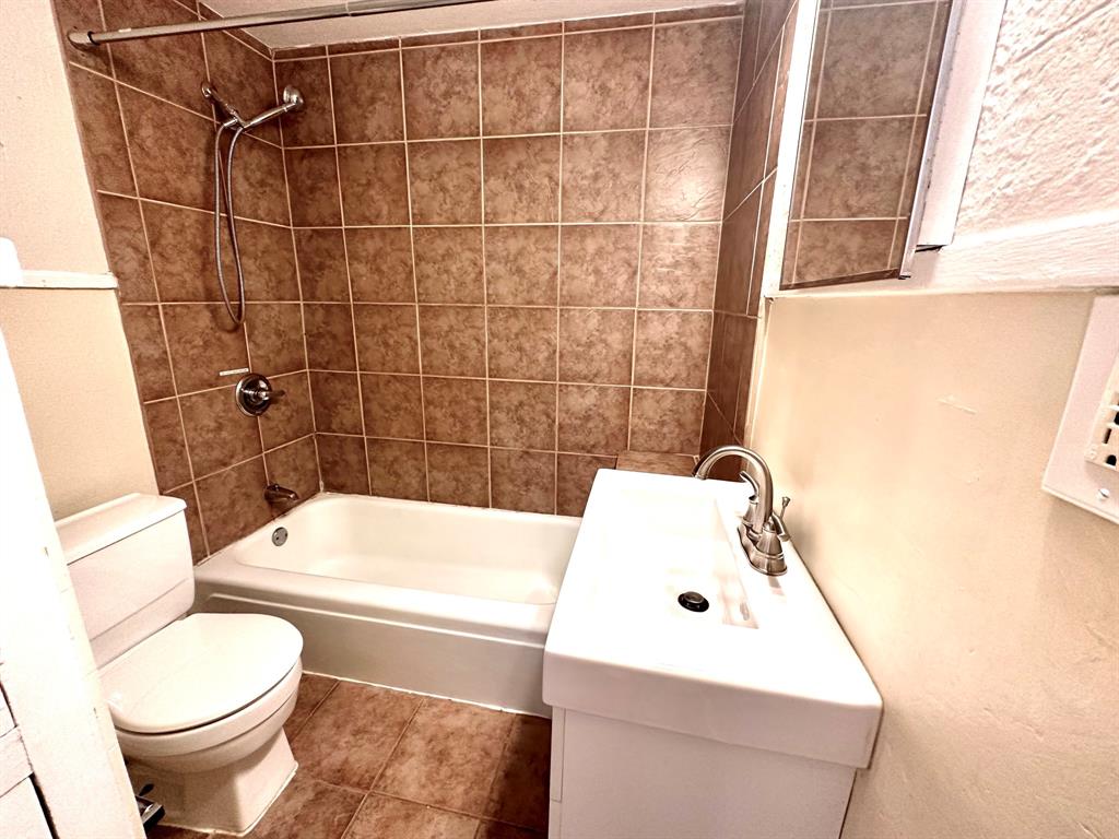 117 E 26th Street Unit: 1/2