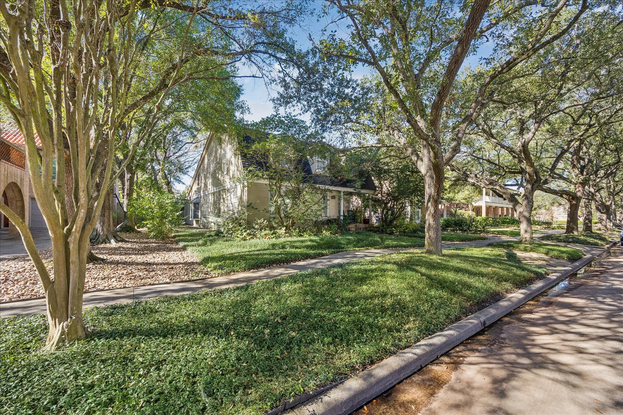 6524 Vanderbilt Street