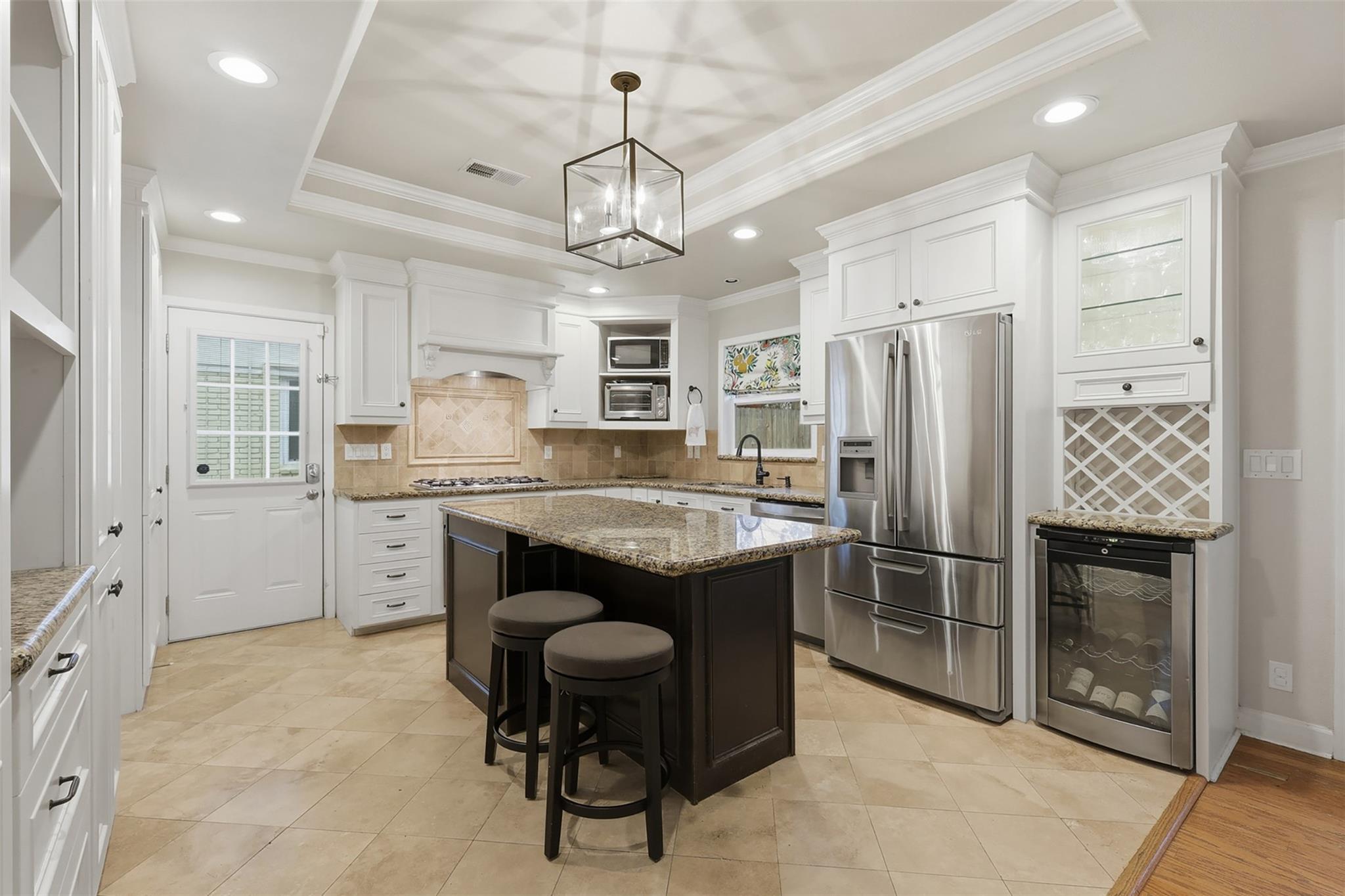 6236 Locke Lane