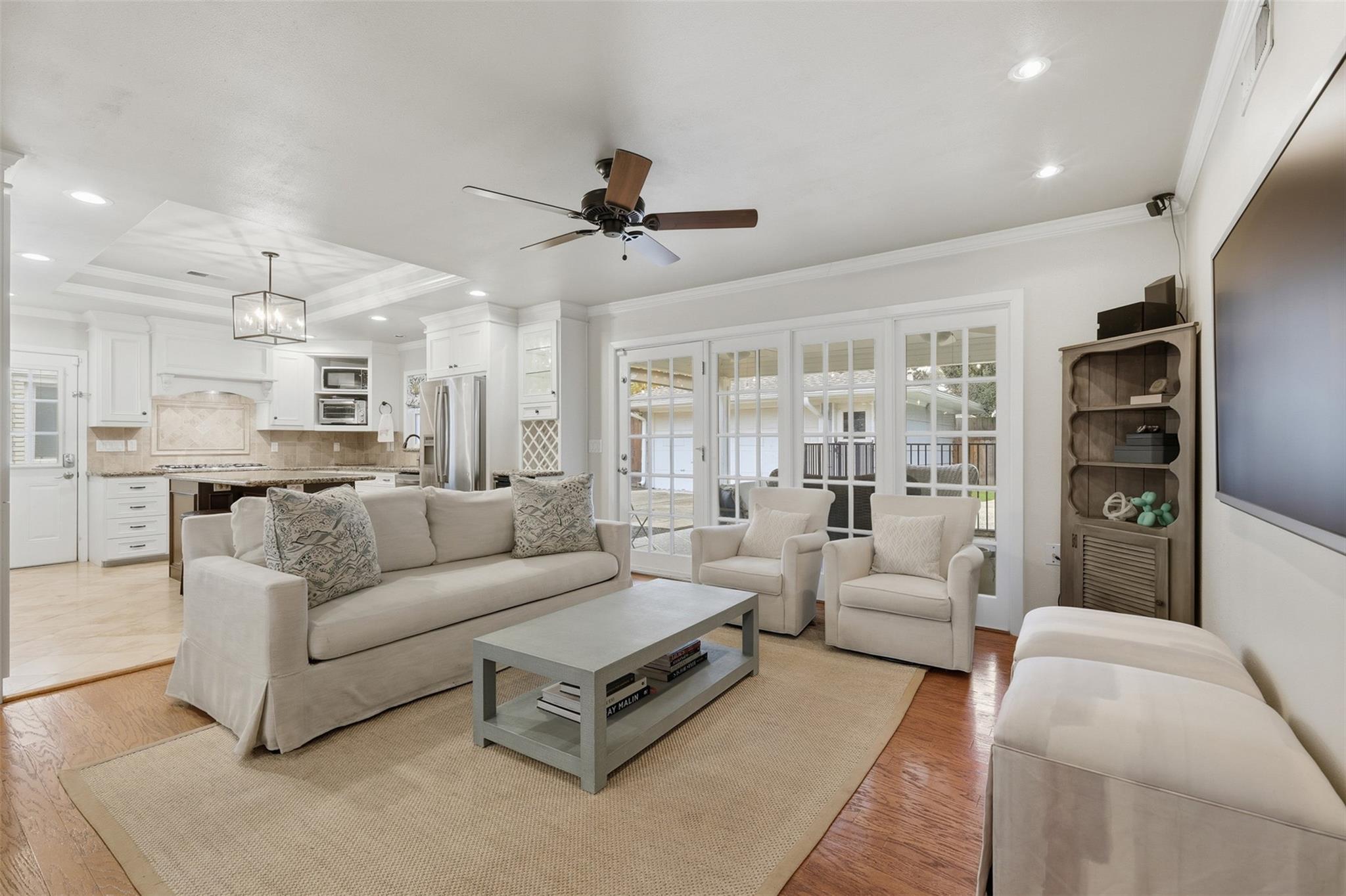 6236 Locke Lane