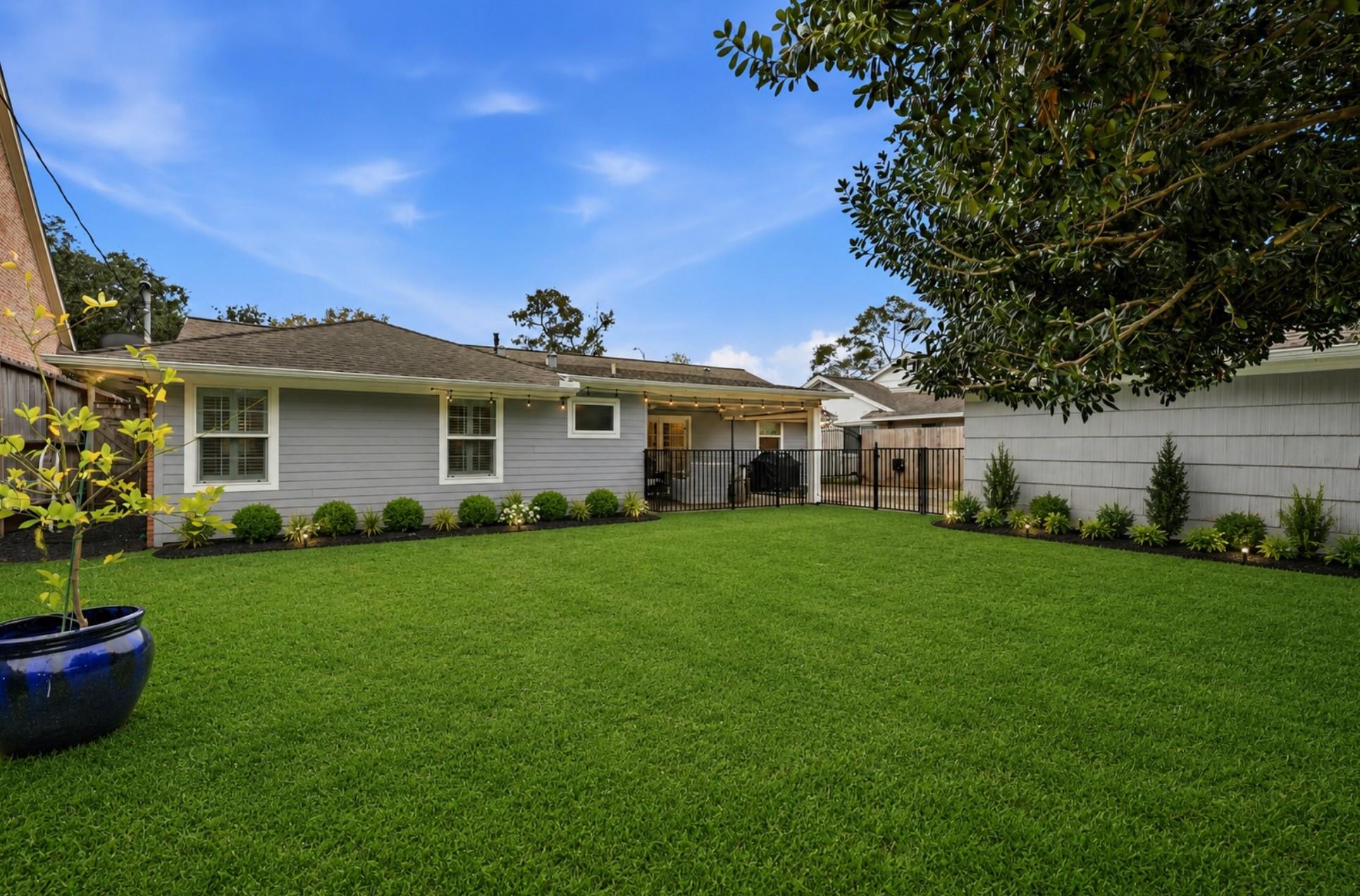 6236 Locke Lane