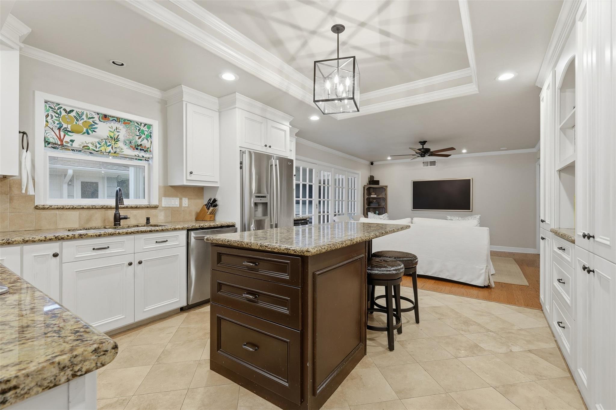 6236 Locke Lane
