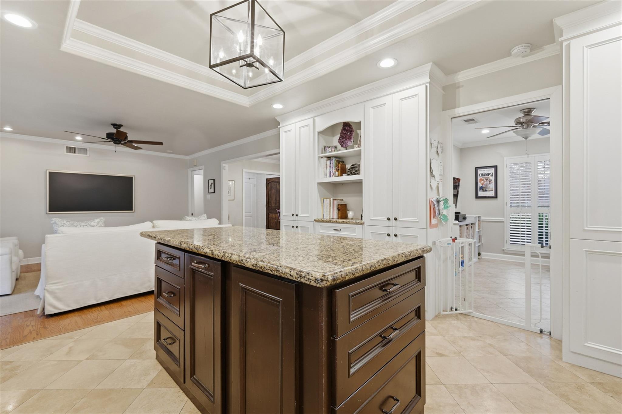 6236 Locke Lane
