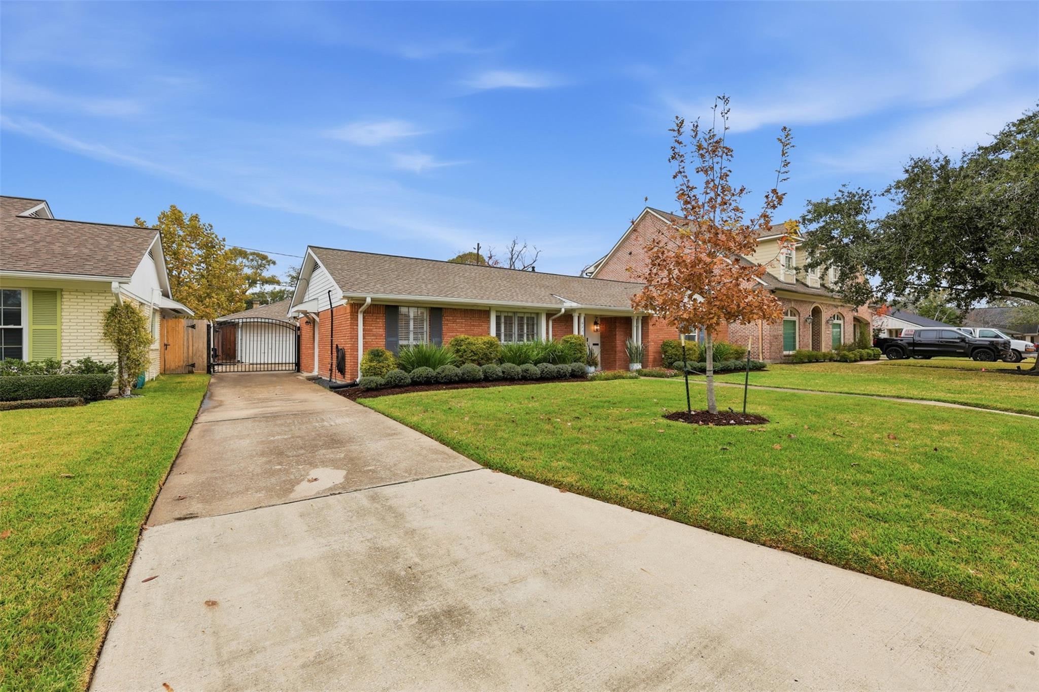 6236 Locke Lane