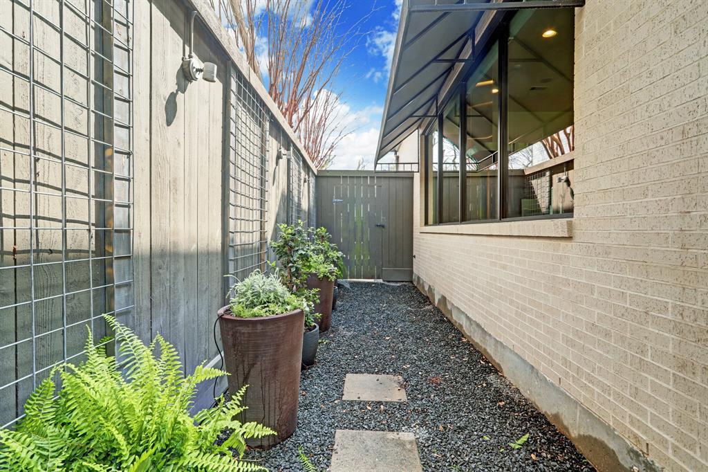 6230 Terwilliger Way